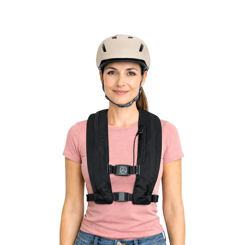 Airbag vélo MASE Airding Fusion AirRide porté par une femme