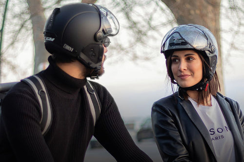 Deux cyclistes urbains avec le casque CGM Ebi Mono