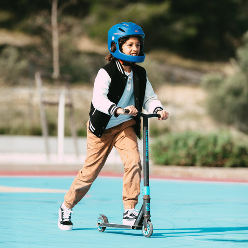 Casque intégral enfant Virgo Kid Virgomove porté à trottinette