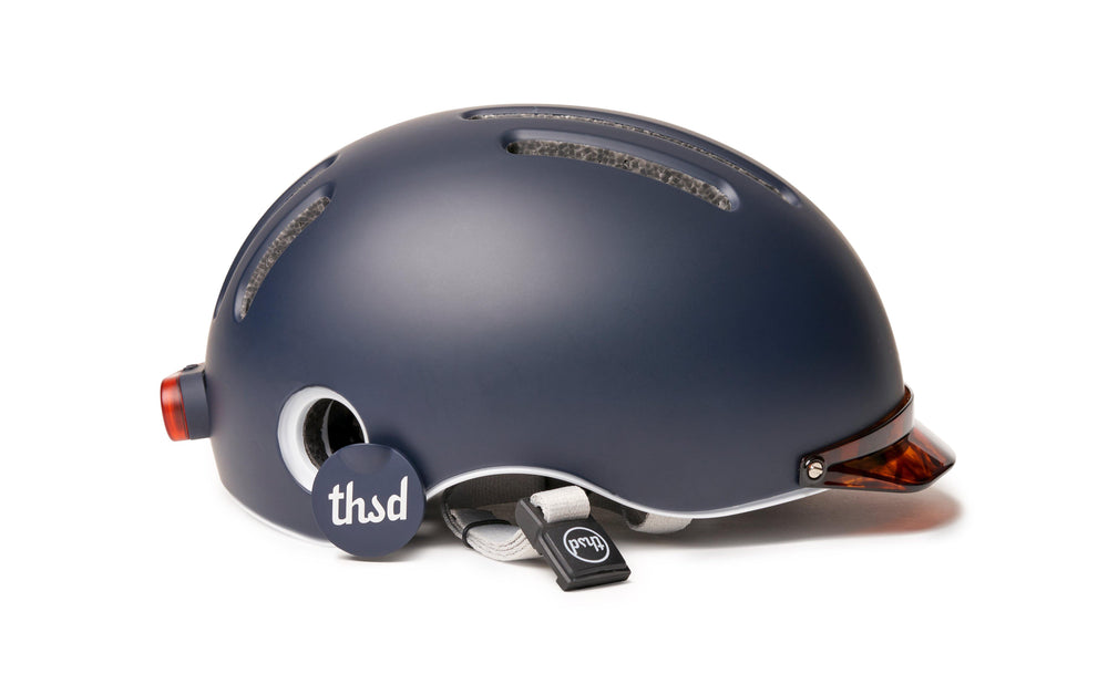 Casque Vélo Thousand Chapter Club Navy Vue Coté avec système poplock ouvert