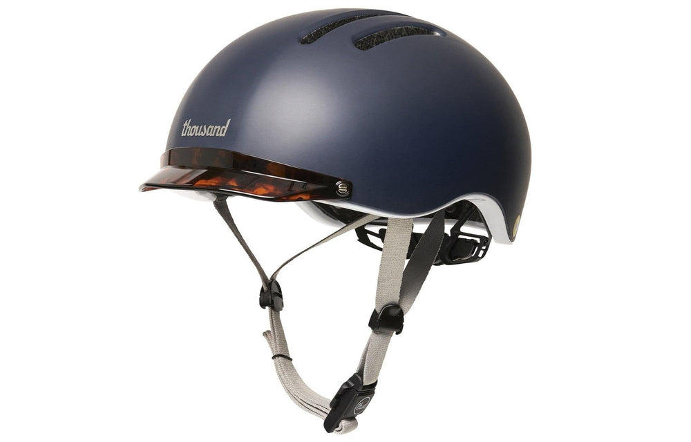 Casque Vélo Thousand Chapter Club Navy Vue 3/4 avant porté
