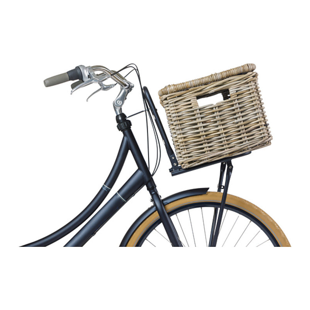 Panier avant vélo Basil Dax L rotin avec couvercle coloris Gris – monte a l avant d un velo de ville
