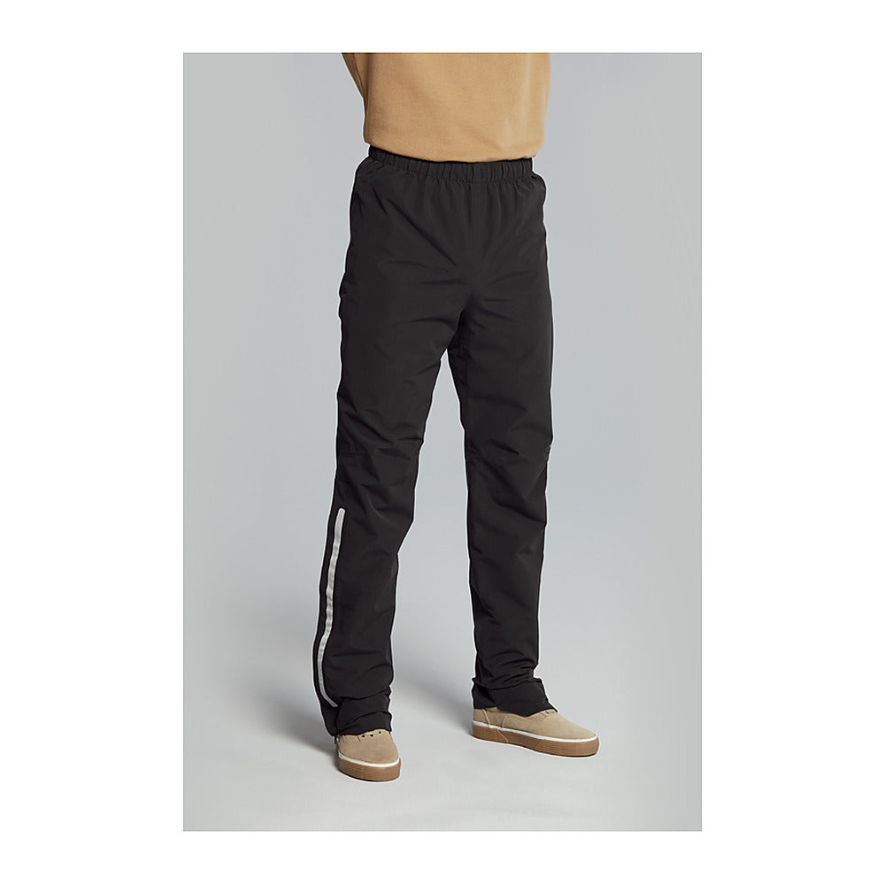 Pantalon de pluie vélo Basil Mosse homme coloris Noir Jais - porte par un cycliste