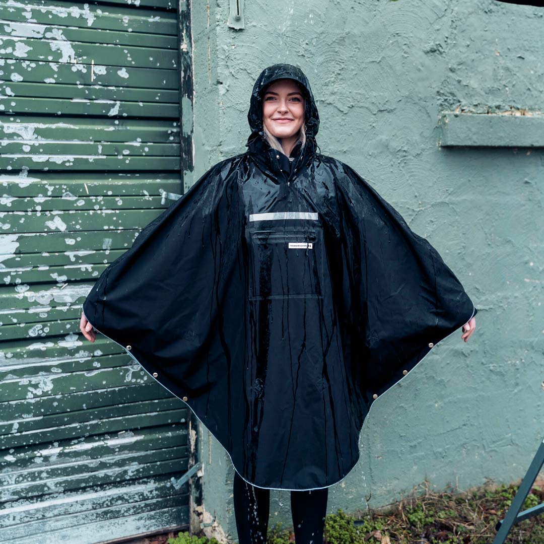 Poncho pour vélo The People's Poncho noir femme