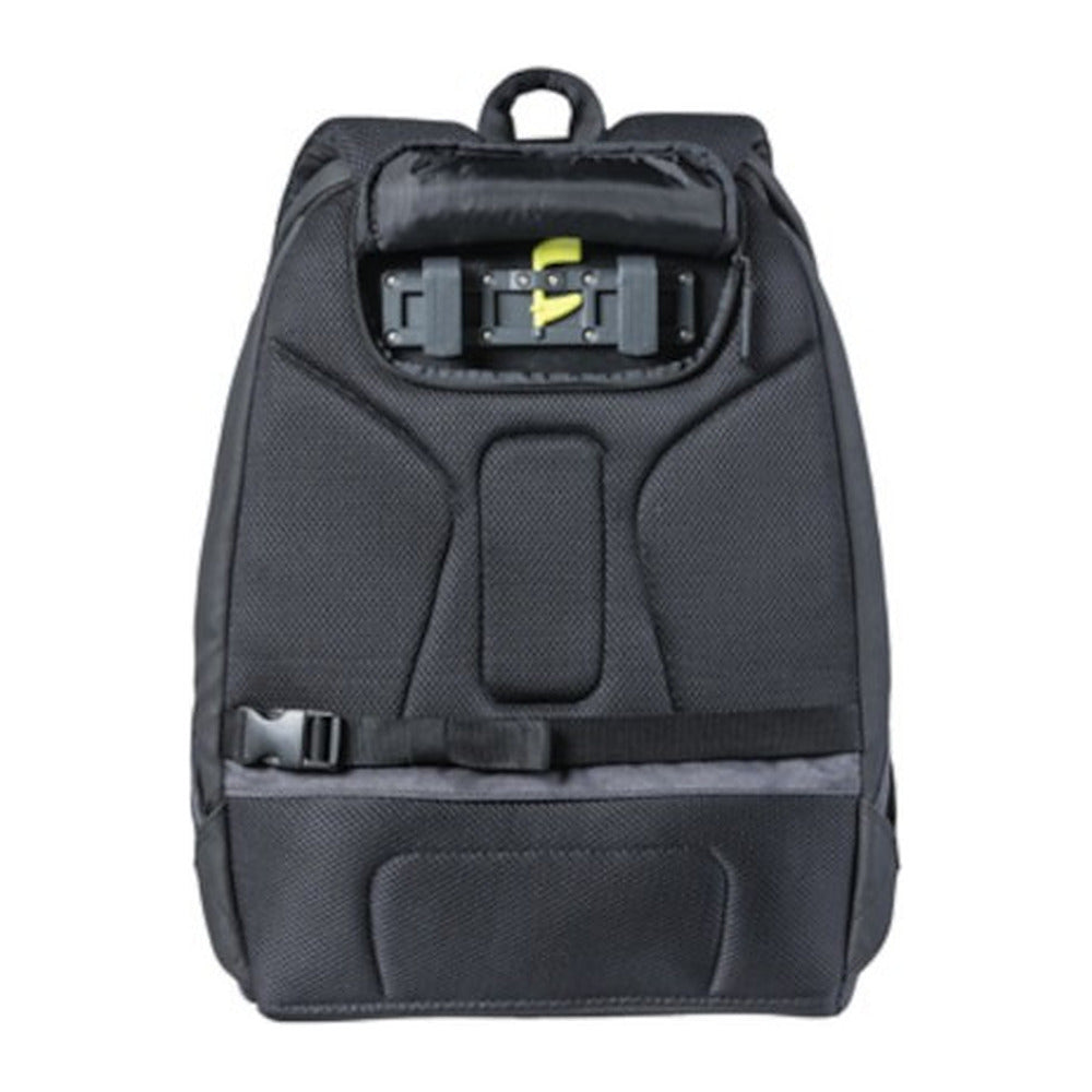 Sac à dos vélo Basil B-Safe Nordlicht 18 L coloris Noir Graphite – crochets de porte-bagages au dos
