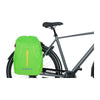Sac à dos vélo Basil B-Safe Nordlicht 18 L coloris Noir Graphite – housse de pluie montee sur le velo