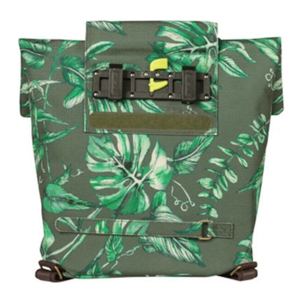 Sac à dos vélo Basil Ever-Green 19 L coloris Vert Thym – fermeture repliable en hauteur