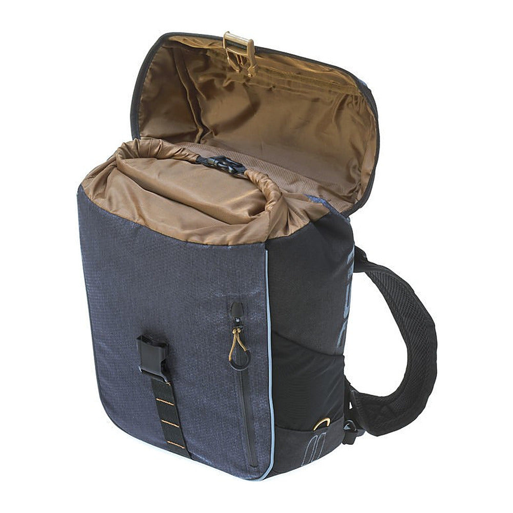Sac à dos vélo Basil Miles 17 L coloris Black Slate – fermeture roll-top ouverte