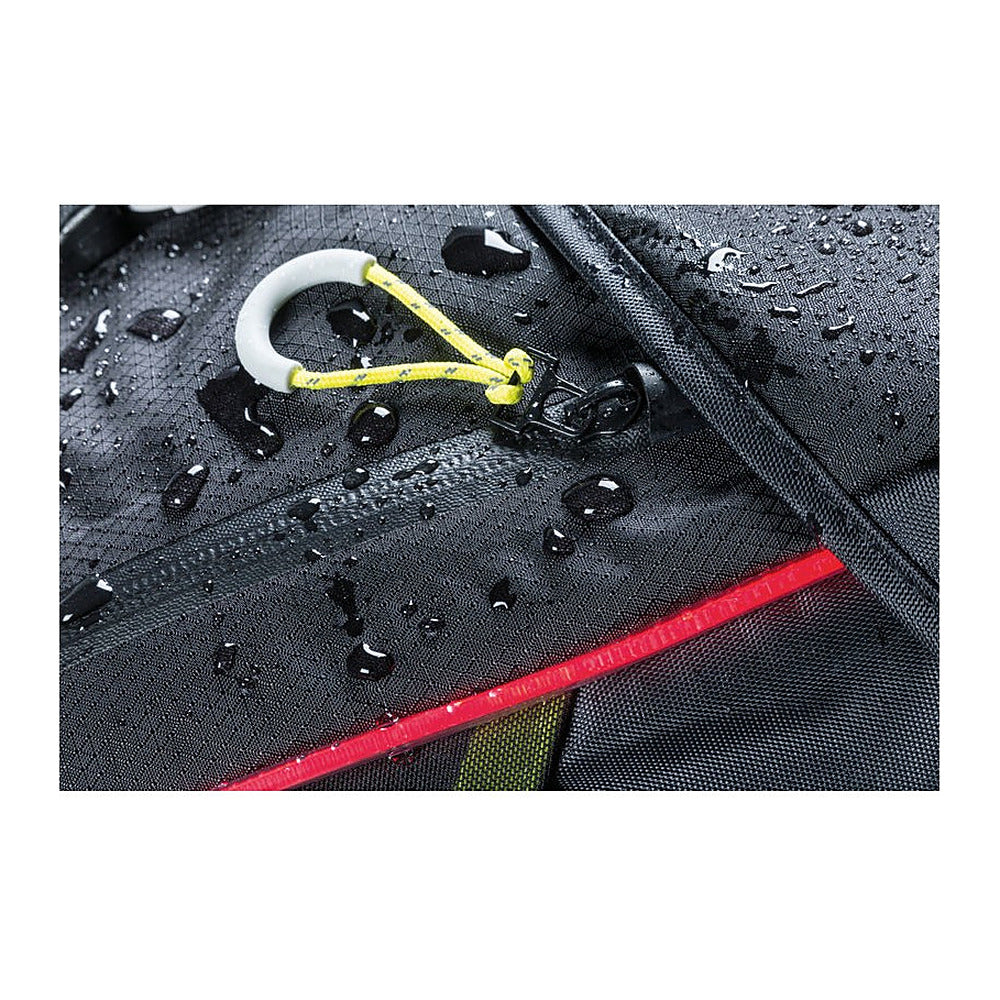Sac à dos vélo Basil Miles Daypack Nordlicht 17 L coloris Black Lime – bache et liseré reflechissant sous la pluie