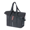 Sac à main vélo Basil City KF Hook 8-11 L coloris Noir – vue trois quarts avec bandouliere