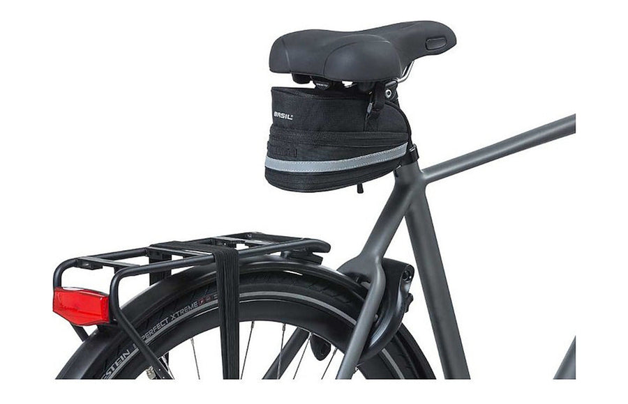 Sacoche de selle vélo Basil Mada – 1 L – la bande réfléchissante