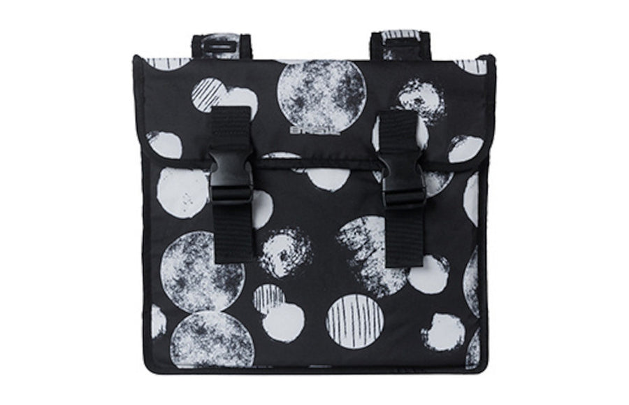 Sacoche double Basil Mara XL montee sur un velo