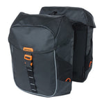 Sacoche double vélo Basil Miles Tarpaulin 34 L coloris Noir / Orange – la paire montee