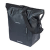 Sacoche vélo arrière Basil Rivo M MIK Hooks 15 L coloris Noir – vue de face