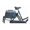 Sacoche vélo Basil Bohème Carry All 18 L coloris Indigo – montee sur un velo de ville