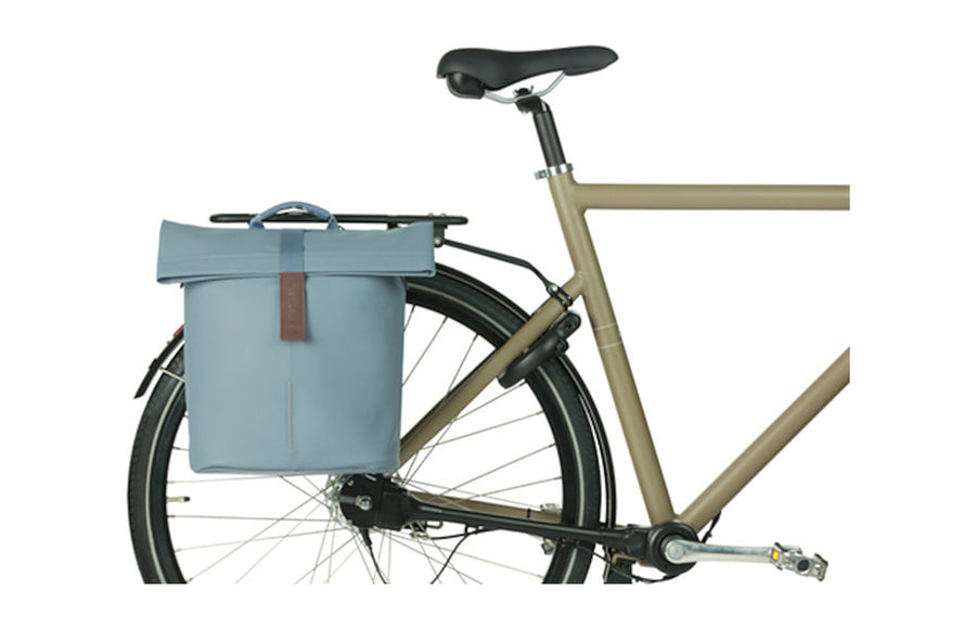Sacoche Basil City Shopper montee sur un velo