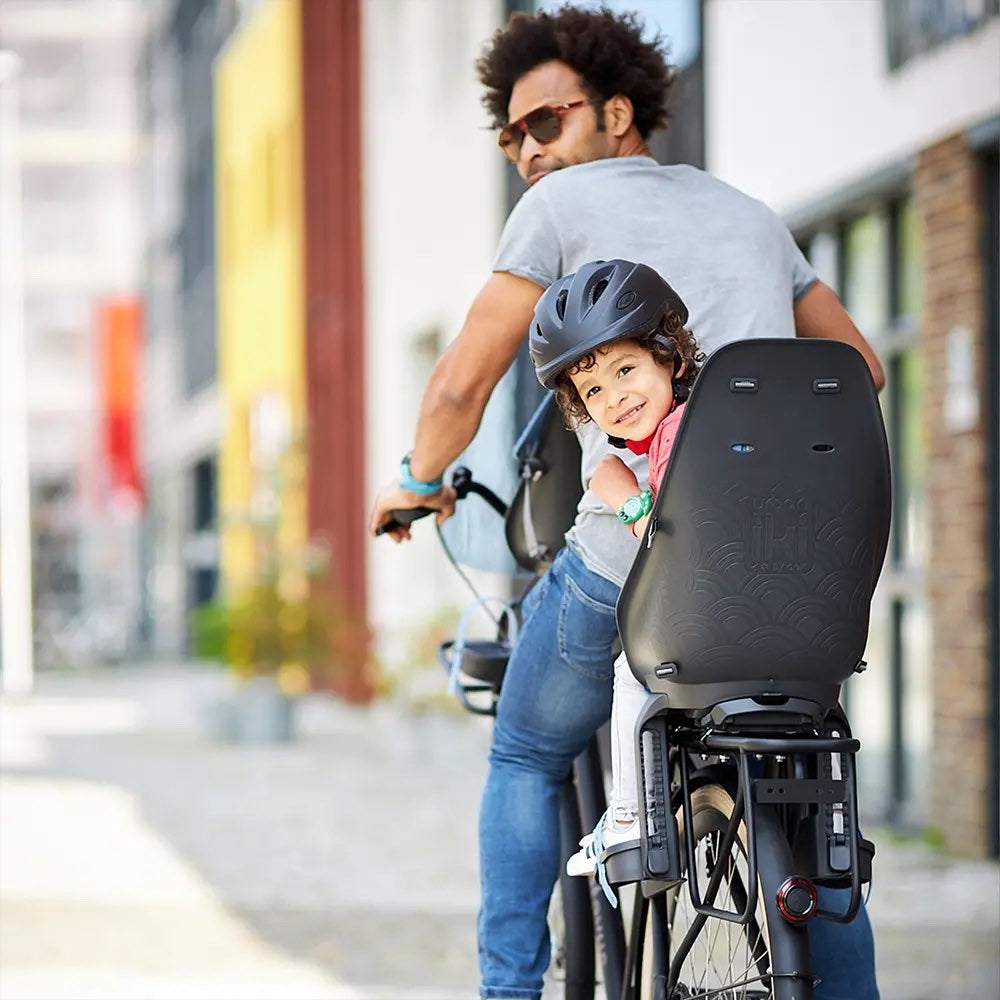 fahrrad kindersitz urban iki Urban Iki BIO Fahrrad-Kindersitz hinten auf dem Gepäckträger