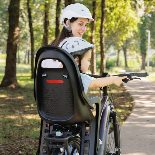 Siège vélo enfant Polisport Groovy MIK-HD sur porte-bagages, en balade