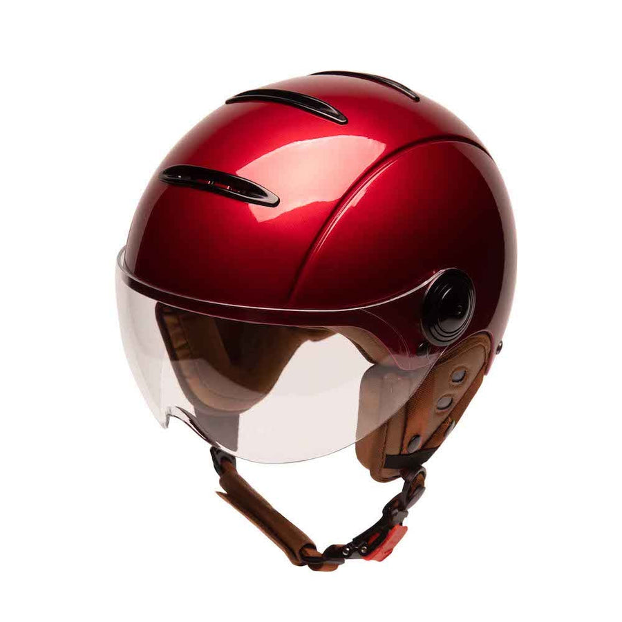 Casque Vélo Urbain Mârkö Helmet Tandem Rouge Cherry vue de 3/4 avec visière baissée et oreillette montée